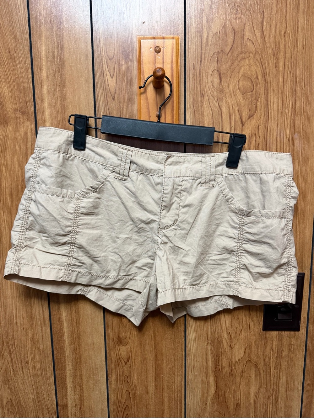 Y2K Express tan low rise shorts